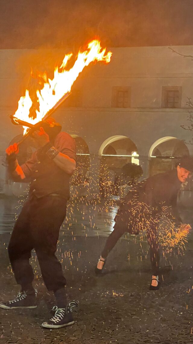Fire performers at Ljubljana Castle 🏰
Bring some heat to your event with fire performers at the famous Ljubljana castle, where costumed performers show off their skills with a flame! Court jesters juggle, swing and balance flamed objects impressively; perfect for pre dinner entertainment.
Looking to let sparks fly for your Slovenian event? Get in touch on:
☎️ 01452 733 300
📧 info@redblaze.co.uk
Think Differently. Think Red Blaze 🔥 
#LjubljanaCastle
#FirePerformers
#BeMoreRedBlaze